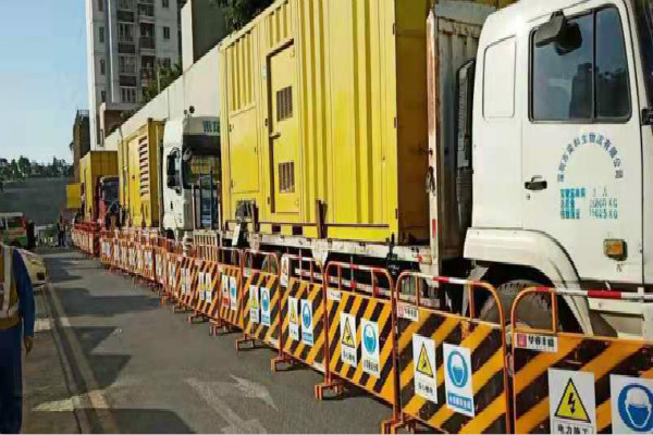 大停電廣晟工業(yè)園租賃多臺發(fā)電機組